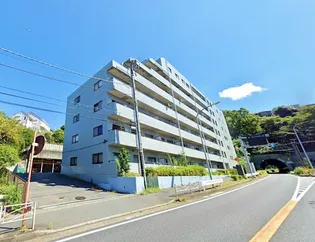 ベルヴィル杉田IIIファミーユ棟【2階】の外観