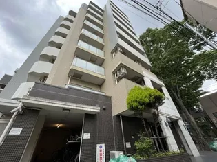 東京都世田谷区給田3【マンション】の外観