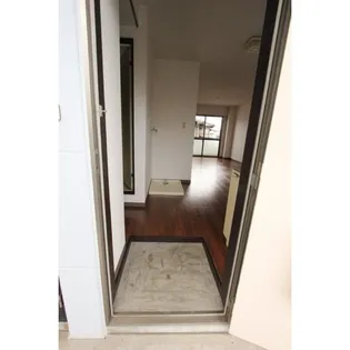 ラビットハウス YOU【2階】の玄関