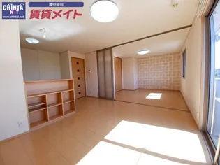 ソフィアコート B【2階】の居間