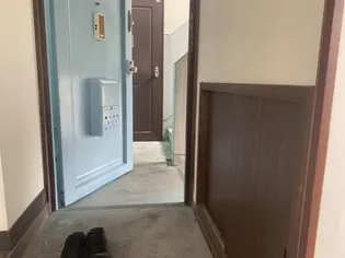 サンライズビル【3階】の玄関