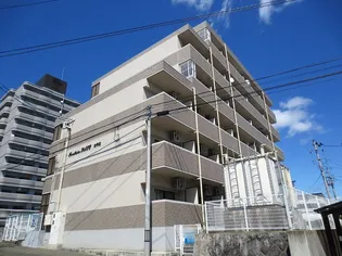 YESTERDAY【1階】の外観