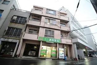 七種ビルの画像