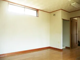 アローハイツの居間