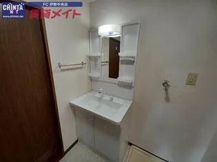 クリニヤンクール【2階】の内装