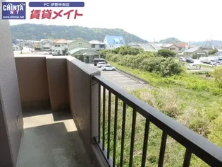 クリニヤンクール【2階】の内装