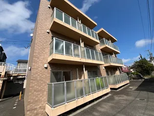 カーサプリメーラ向山【3階】の外観