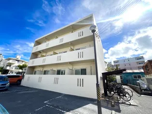 那覇うりずん【1階】の外観