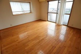 メープル札元【1階】の居間