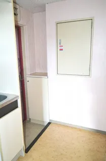 ブリッヂ金子【3階】の玄関