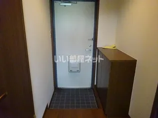 エール白須賀【2階】の玄関