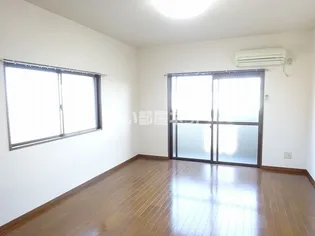 エール白須賀【2階】の居間