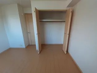 サン・リバー【2階】の内装