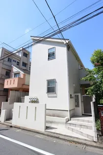 ビーフラット【2階】の外観