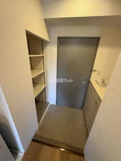 ウエストハウスIN Lani【6階】の玄関