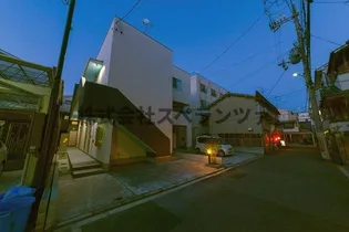 LORE【1階】の外観