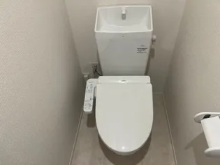 ロイヤルタウン上峰B【2階】の内装