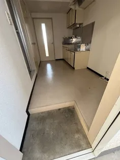 ロイヤルハイツB棟【2階】の玄関