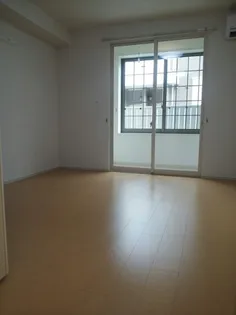 ノーブル ウィング【1階】の居間