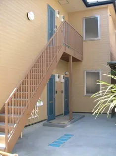 東京都中野区中央3【アパート】の外観