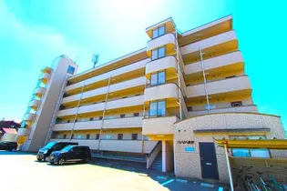 PLAZA磯部【3階】の外観