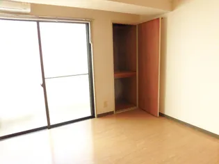 山田ビル【2階】の居間