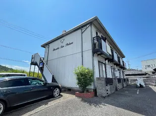 生坂サンプラザ【1階】の外観