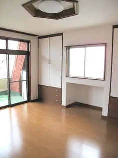 ファミールカワセの画像