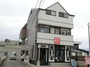 サンサーラ頼政塚【3階】の外観