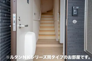 イーストブルー II【2階】の玄関