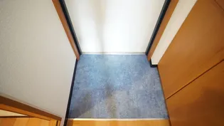 シャトー・グラシューズ【2階】の玄関