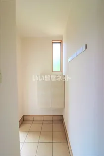 ルピナス Bの玄関