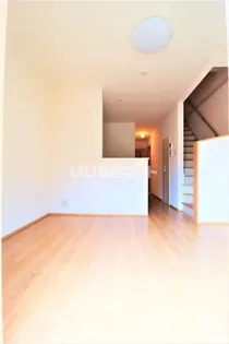 ルピナス Bの居間