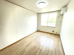 エステートピア服部I【1階】の居間