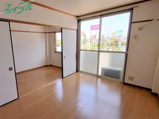 サニーコート日永【2階】の居間