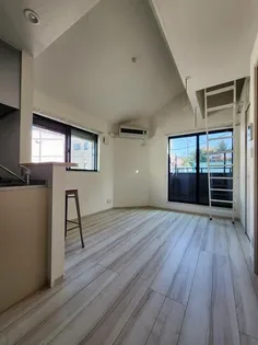 東京都目黒区五本木1【アパート】の外観