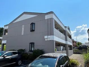 ロイヤルパインズA棟の画像