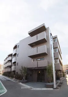 ルーブル三軒茶屋伍番館【1階】の外観