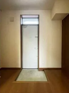 フォレストメゾンNAKANISHI【2階】の玄関