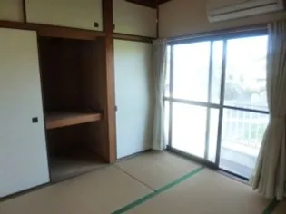 成松ハイツII【2階】の居間