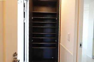 ルシール宝木【3階】の玄関