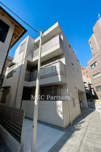 ルミナス富ヶ谷【1階】の外観