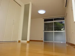 Kハイツ【1階】の居間