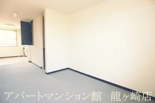 レオネクストエスポワール愛戸【1階】の居間