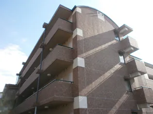 ニューバーリヤ学院坂【1階】の外観