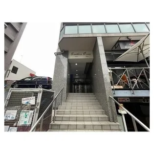 サザンクロス【2階】の外観