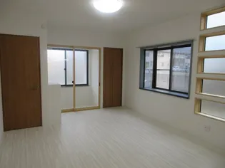 サクラメントハウス21【1階】の居間