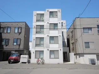 ラージヒル菊水【4階】の外観