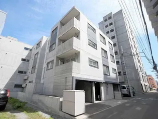 ラヴェーラ裏参道の画像