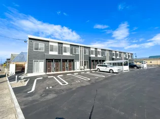 ファミーユ メゾン【1階】の外観